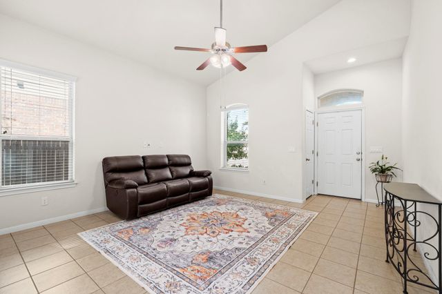 105 Lewisville LN, Leander, TX 78641