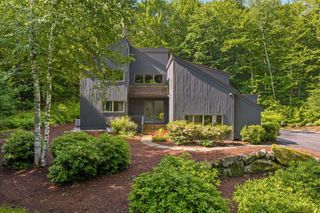 52 Upper Bay Road, Sunapee, NH 03782