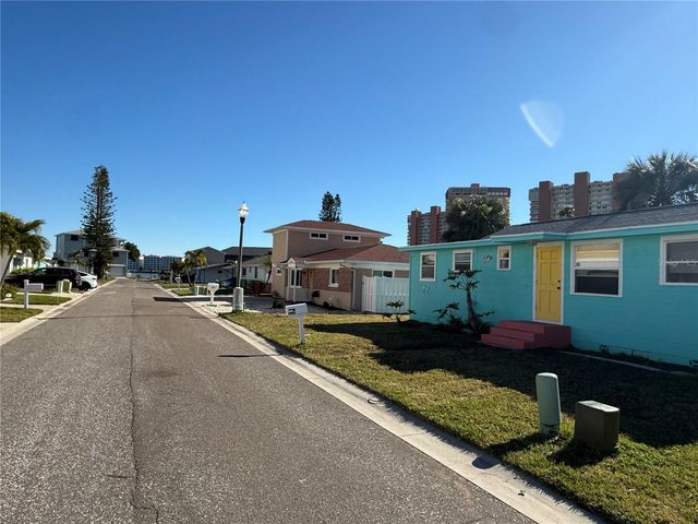 18104 2ND STREET E, Redington Shores, FL 33708