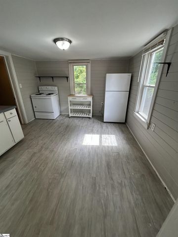 584 Wildwood Drive, Spartanburg, SC 29306
