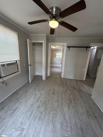 584 Wildwood Drive, Spartanburg, SC 29306