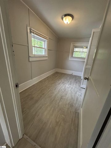 584 Wildwood Drive, Spartanburg, SC 29306