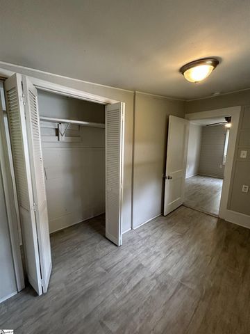 584 Wildwood Drive, Spartanburg, SC 29306