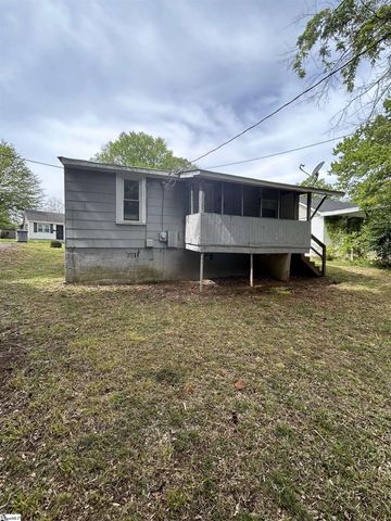 584 Wildwood Drive, Spartanburg, SC 29306