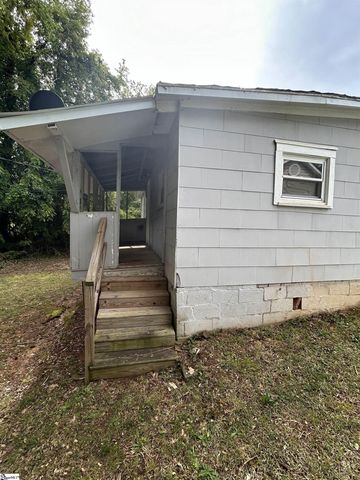 584 Wildwood Drive, Spartanburg, SC 29306