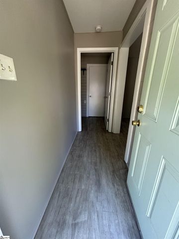 584 Wildwood Drive, Spartanburg, SC 29306