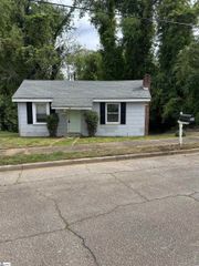 584 Wildwood Drive, Spartanburg, SC 29306