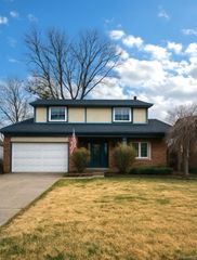 18238 Red Oaks Drive, Macomb Township, MI 48044