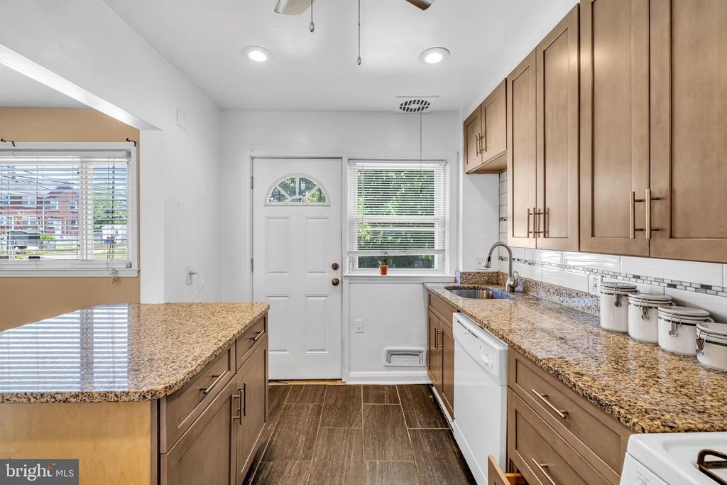 Image 11 of property listing at 1506 N FOREST PARK AVE, Baltimore, MD 21207