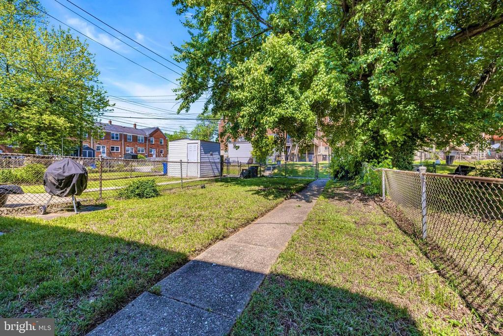Image 14 of property listing at 1506 N FOREST PARK AVE, Baltimore, MD 21207