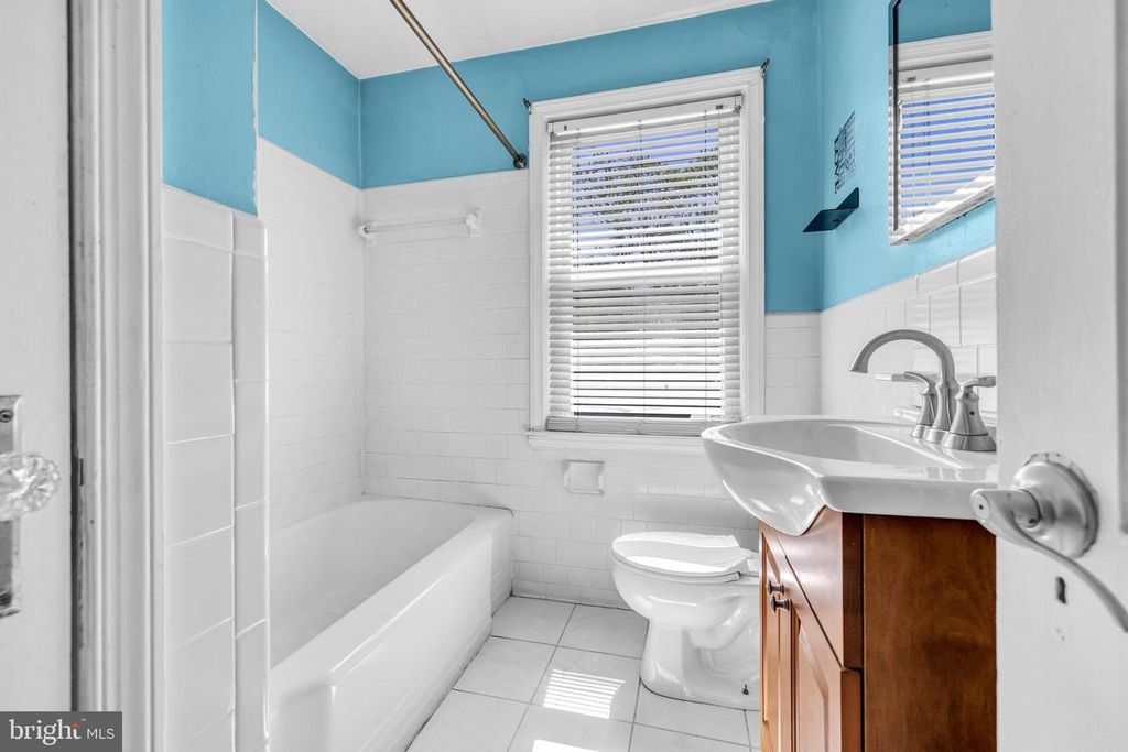 Image 19 of property listing at 1506 N FOREST PARK AVE, Baltimore, MD 21207