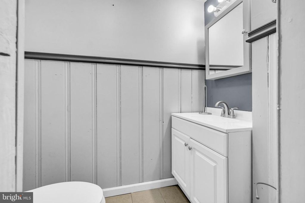 Image 33 of property listing at 1506 N FOREST PARK AVE, Baltimore, MD 21207