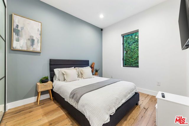 18903 Hatteras Street, Tarzana (los Angeles), CA 91356