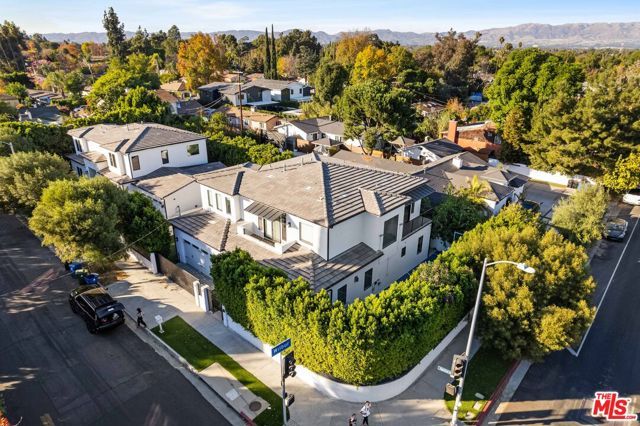 18903 Hatteras Street, Tarzana (los Angeles), CA 91356
