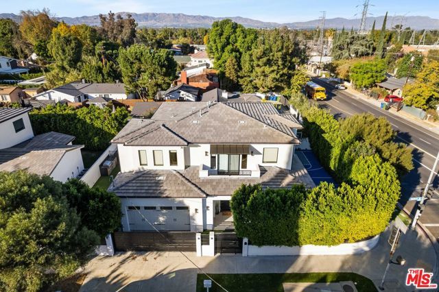 18903 Hatteras Street, Tarzana (los Angeles), CA 91356