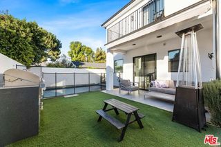 18903 Hatteras Street, Tarzana (los Angeles), CA 91356
