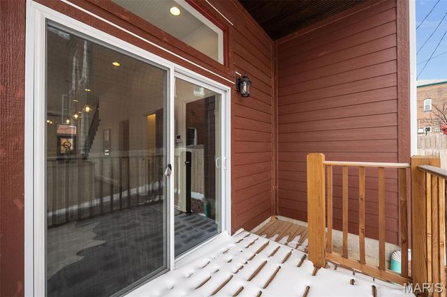 1027 Lami, St Louis, MO 63104