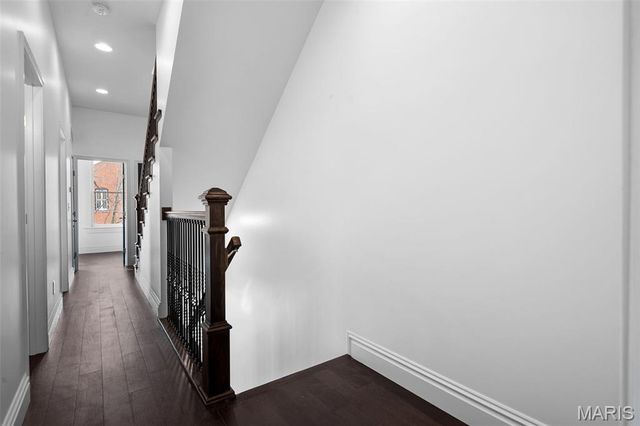 1027 Lami, St Louis, MO 63104