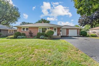 1621 W Joyce Avenue, Mchenry, IL 60051