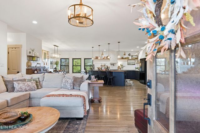 5216 Three Bars Lane, Seymour, TN 37865