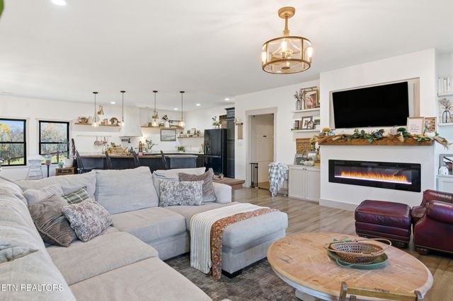 5216 Three Bars Lane, Seymour, TN 37865