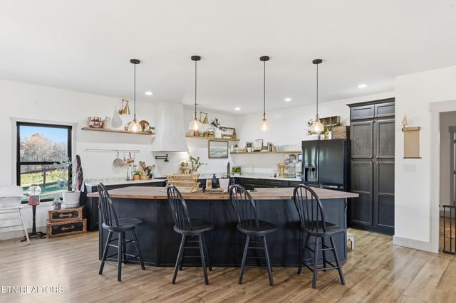 5216 Three Bars Lane, Seymour, TN 37865