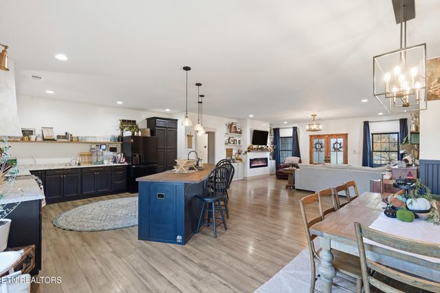 5216 Three Bars Lane, Seymour, TN 37865