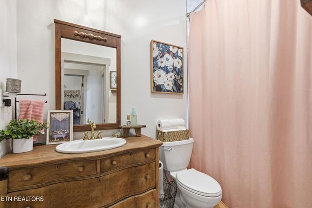 5216 Three Bars Lane, Seymour, TN 37865