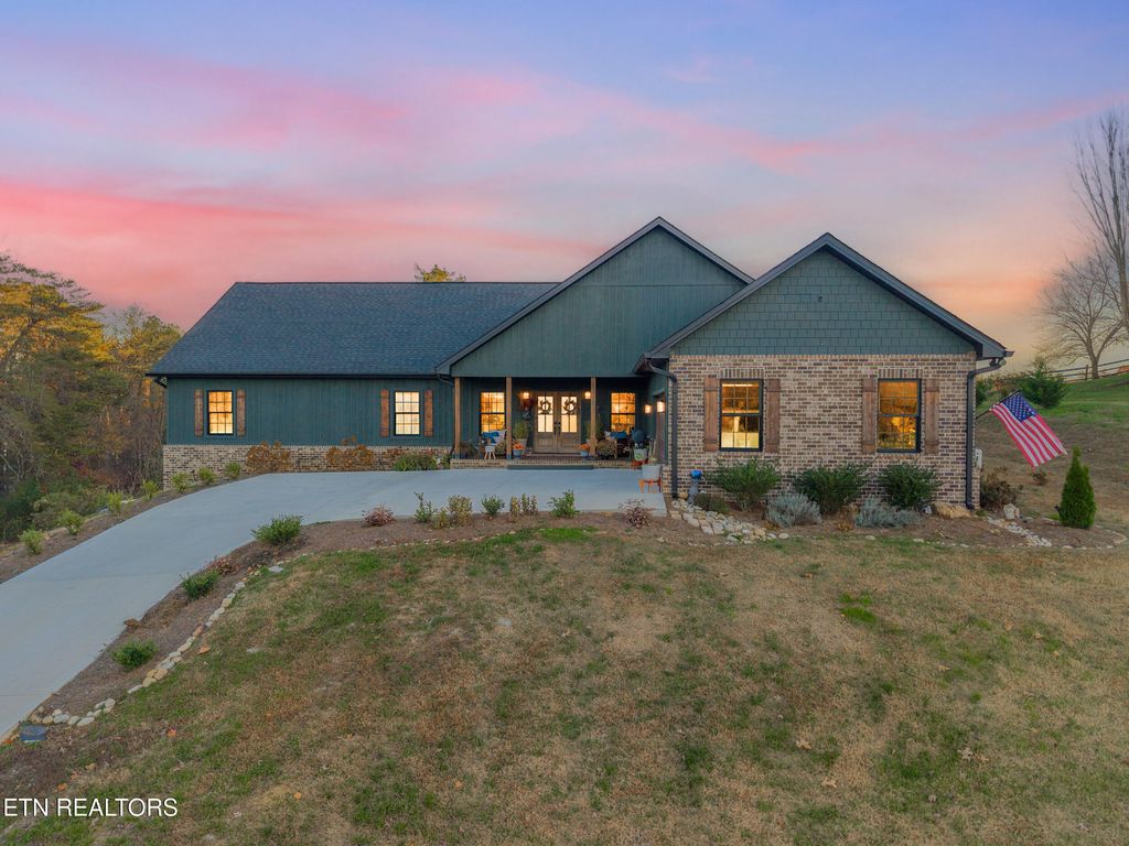 5216 Three Bars Lane, Seymour, TN 37865