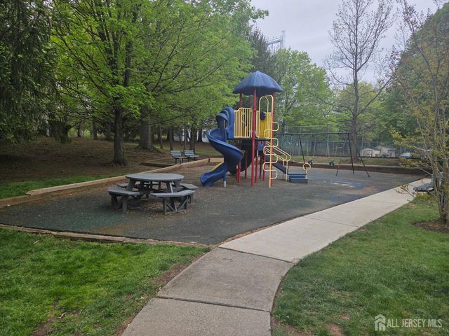 9 Ruby Court, Franklin Twsp, NJ 08823