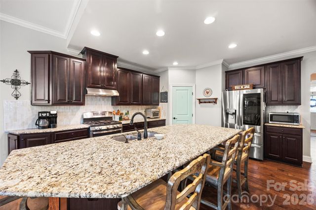 8477 Whitworth Avenue, Harrisburg, NC 28075