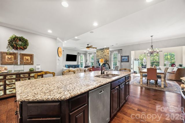 8477 Whitworth Avenue, Harrisburg, NC 28075