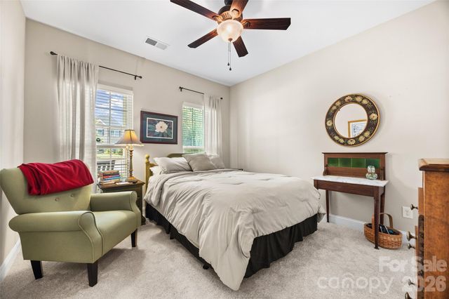 8477 Whitworth Avenue, Harrisburg, NC 28075