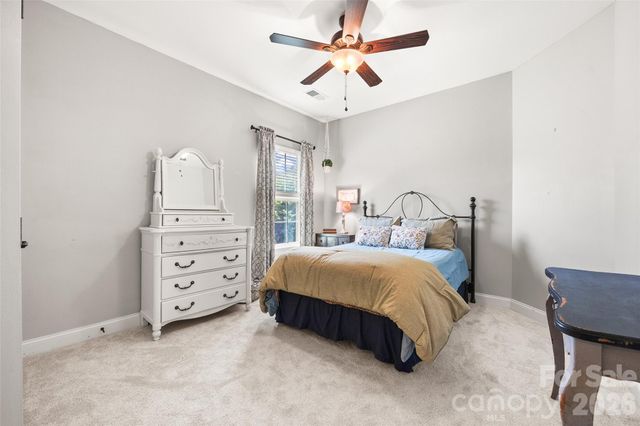 8477 Whitworth Avenue, Harrisburg, NC 28075