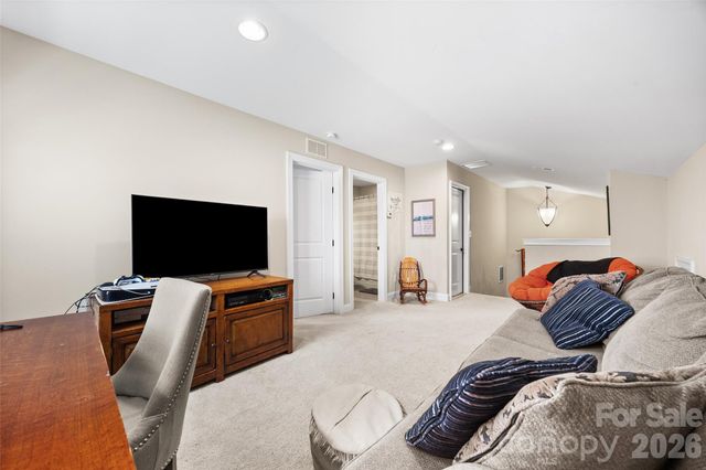 8477 Whitworth Avenue, Harrisburg, NC 28075
