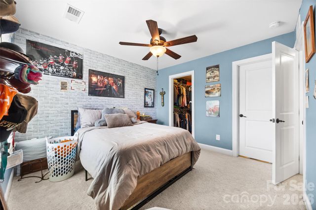 8477 Whitworth Avenue, Harrisburg, NC 28075