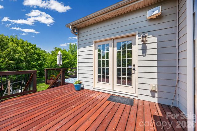 8477 Whitworth Avenue, Harrisburg, NC 28075
