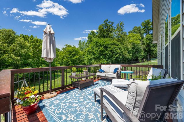 8477 Whitworth Avenue, Harrisburg, NC 28075