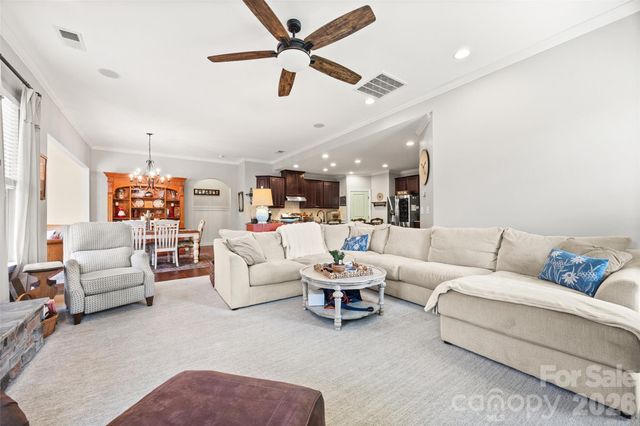 8477 Whitworth Avenue, Harrisburg, NC 28075