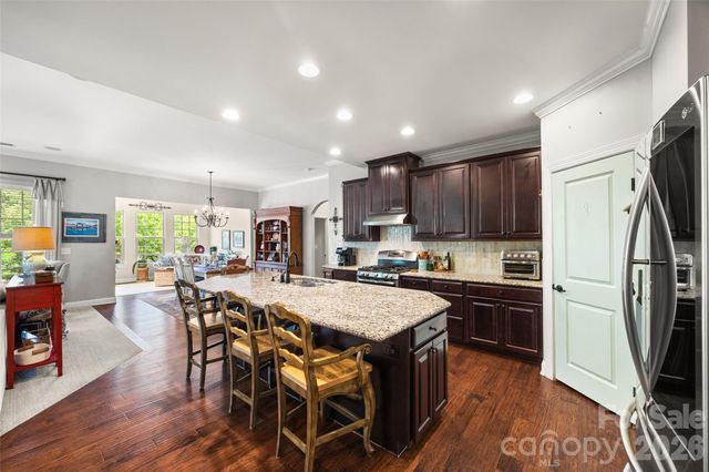 8477 Whitworth Avenue, Harrisburg, NC 28075