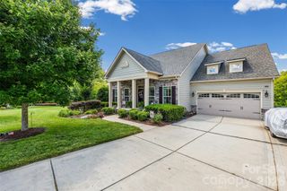 8477 Whitworth Avenue, Harrisburg, NC 28075