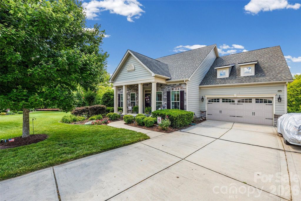 8477 Whitworth Avenue, Harrisburg, NC 28075