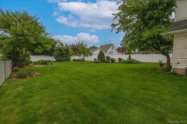 215 Lakeview Avenue, Rockville Centre, NY 11570