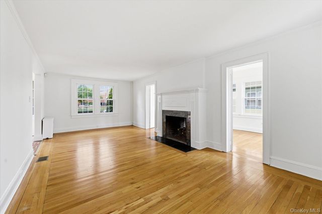 215 Lakeview Avenue, Rockville Centre, NY 11570