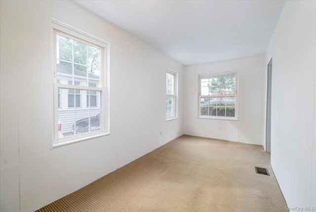 215 Lakeview Avenue, Rockville Centre, NY 11570