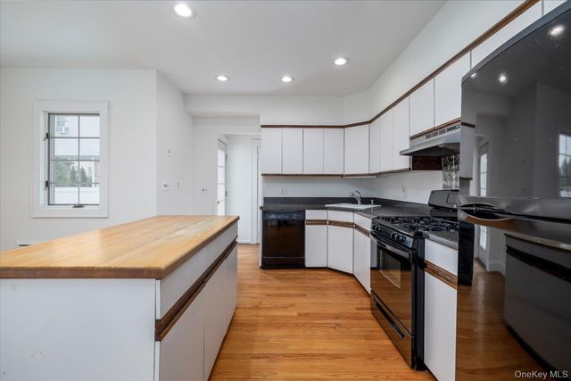 215 Lakeview Avenue, Rockville Centre, NY 11570