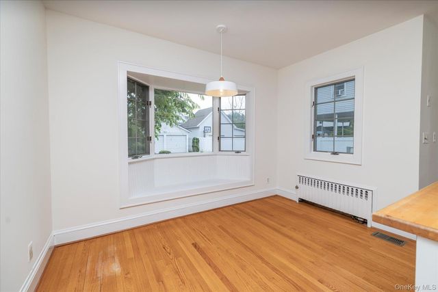 215 Lakeview Avenue, Rockville Centre, NY 11570