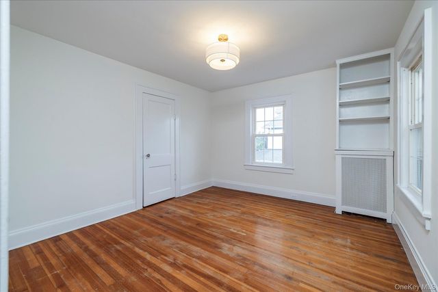 215 Lakeview Avenue, Rockville Centre, NY 11570