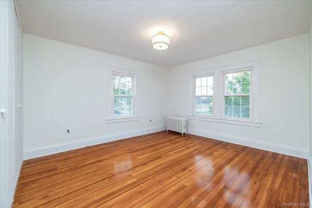 215 Lakeview Avenue, Rockville Centre, NY 11570