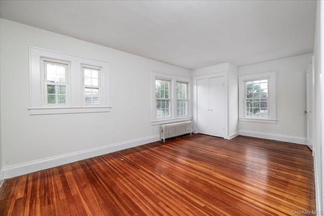 215 Lakeview Avenue, Rockville Centre, NY 11570